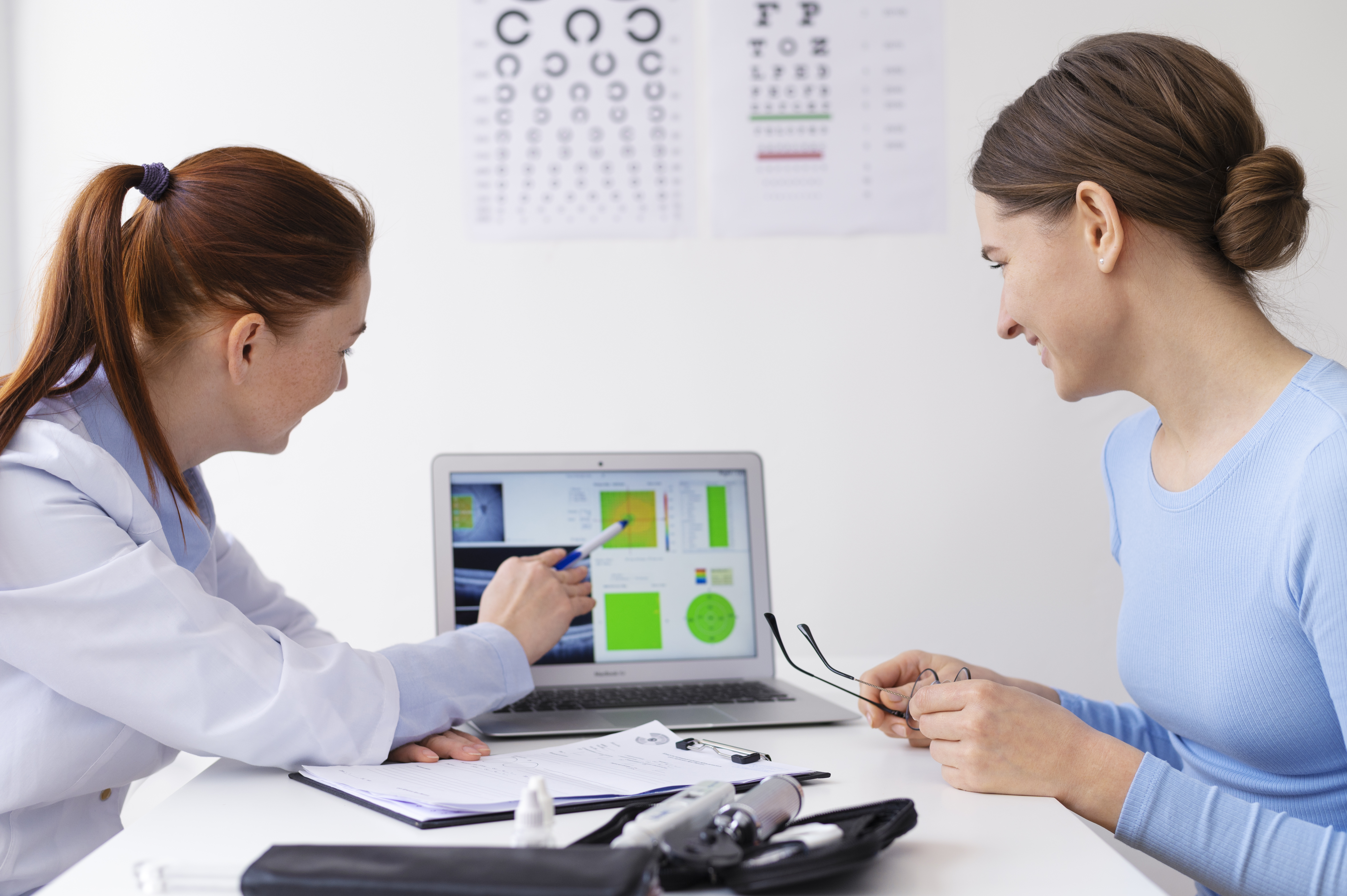 doctor-testing-patient-eyesight
